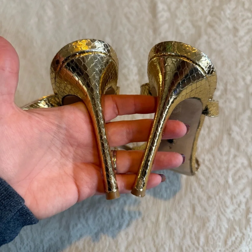 Stuart Weitzman 75 gold leather open toe stiletto pumps - Picture 5 of 10